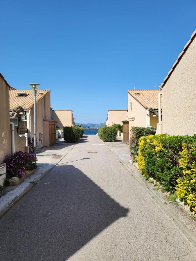 Petite Maison De Vacances Au Bord De L'Eau ลูกัท ภายนอก รูปภาพ