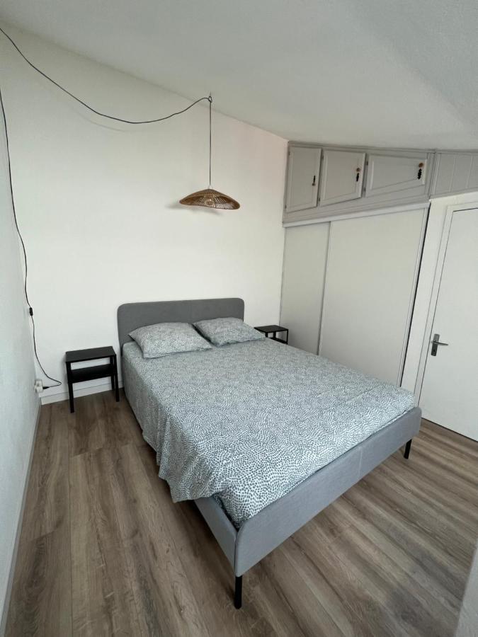 Petite Maison De Vacances Au Bord De L'Eau ลูกัท ภายนอก รูปภาพ